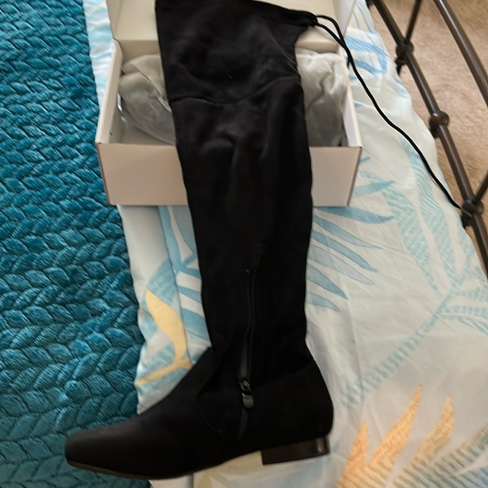 Lady size 8, soft boots